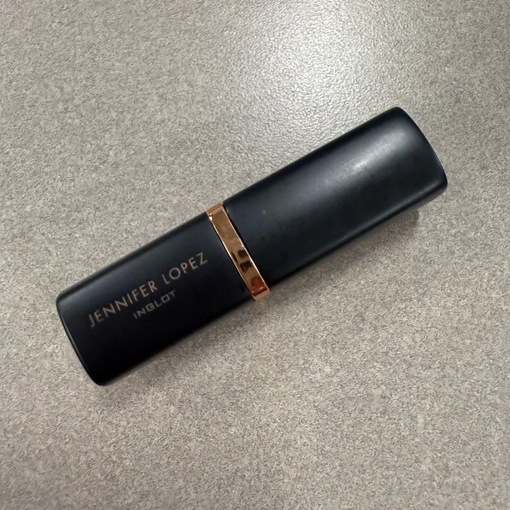 Inglot x Jennifer Lopez limited edition Soft Pink Lipstick j217